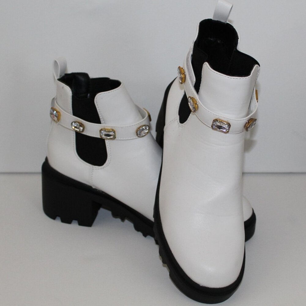 Nicole Miller NY White Stretch Jeweled Ankle Boots – Women’s 9 (Like New)